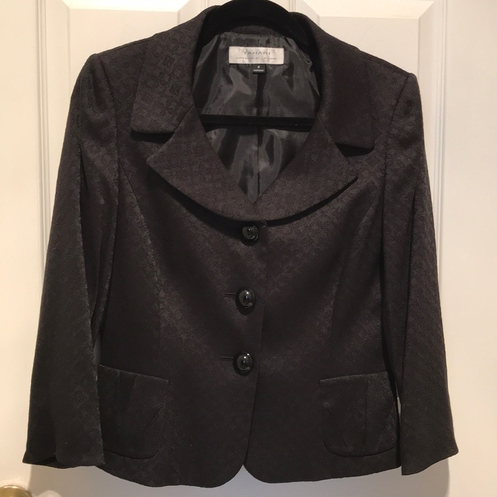 Tahari 2pc suit